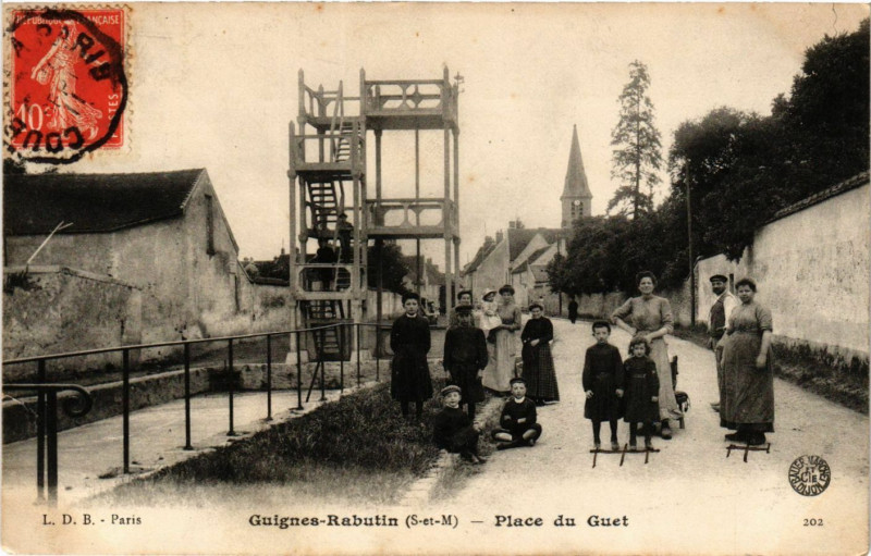 Carte postale ancienne Guignes-Rabutin - Place du Guet à Guignes