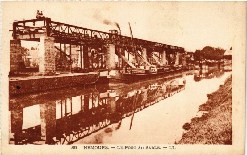 Carte postale ancienne Nemours - Le Port au Sable à Nemours