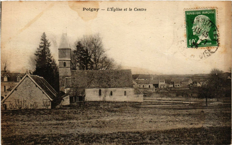 Carte postale ancienne Poigny - L'Eglise et le Centre à Poigny