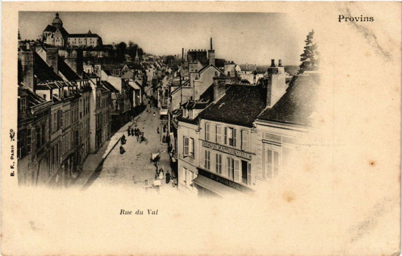 Carte postale ancienne Provins - Rue du Val à Provins