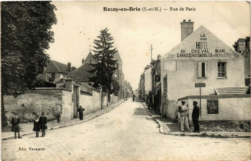 Carte postale ancienne Rozoy-en-Brie - Rue de Paris