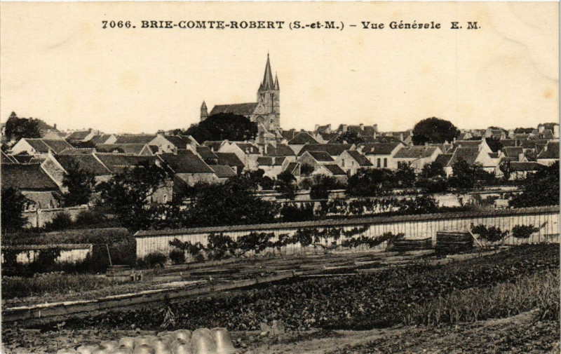 Carte postale ancienne Brie-Comte-Robert - Vue générale à Brie-Comte-Robert