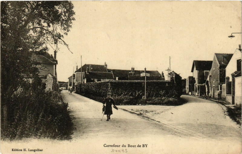 Carte postale ancienne Carrefour du Bout de By