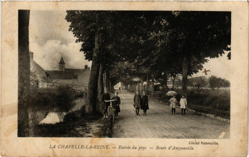 Carte postale ancienne La Chapelle-la-Reine - Entrée du Pays - Route d'Ampanville à La Chapelle-la-Reine