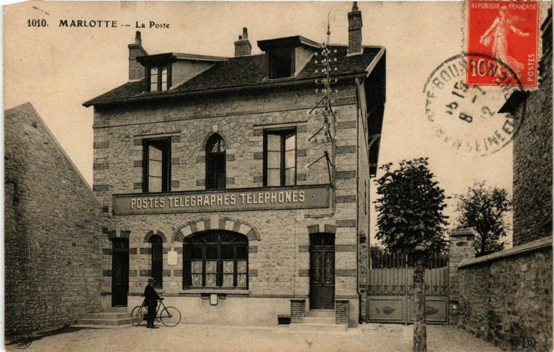 Carte postale ancienne Marlotte - La Poste