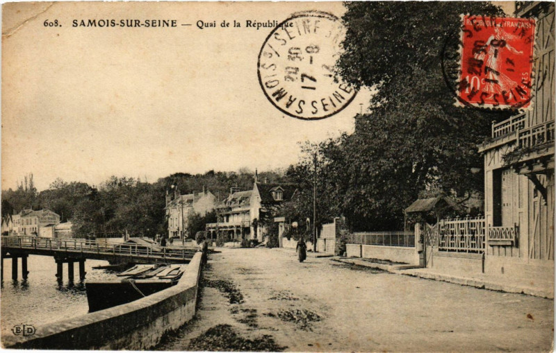 Carte postale ancienne Samois-sur-Seine - Quai de la Republique à Samois-sur-Seine