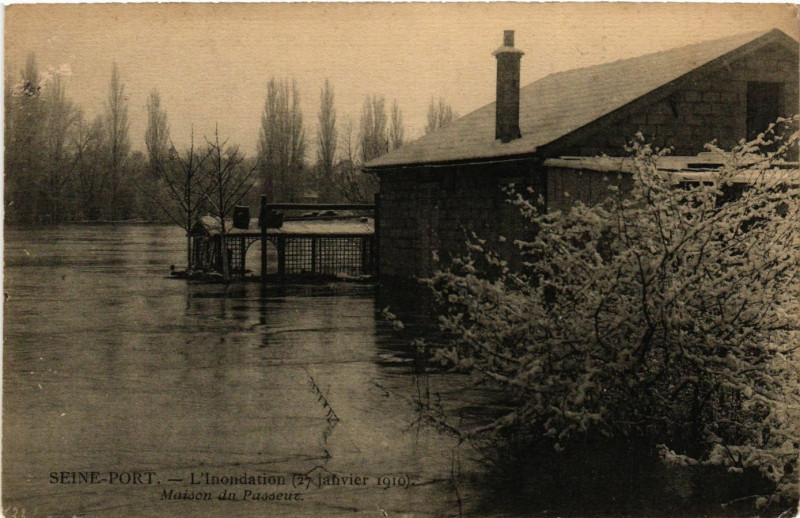 Carte postale ancienne Seine-Port - L'Inondation (27 janvier 1910) - Maison du Passeure à Seine-Port