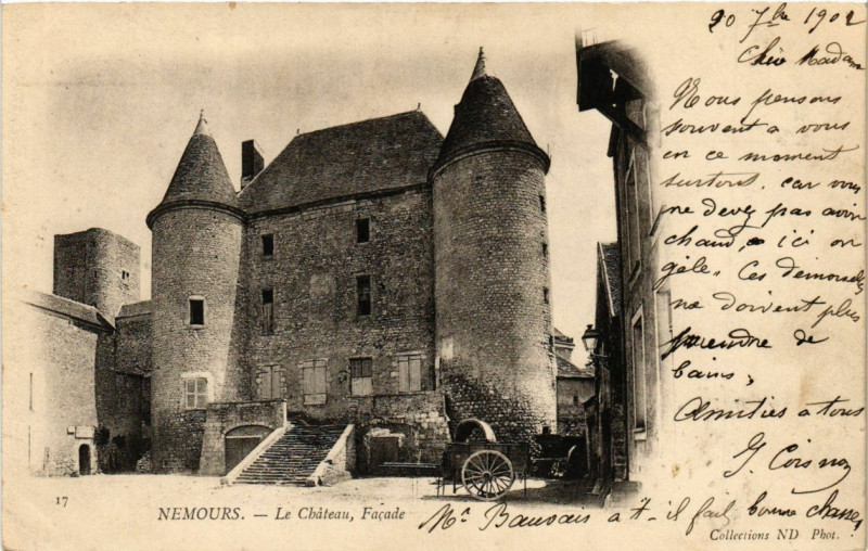 Carte postale ancienne Nemours - Le Chateau Facade à Nemours