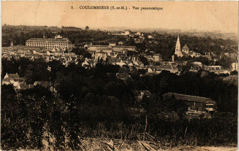 Carte postale ancienne Coulommiers - Vue panoramique à Coulommiers