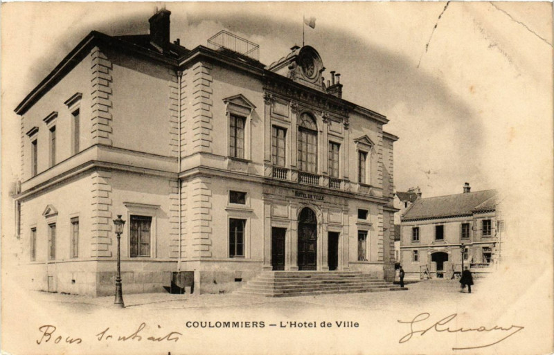 Carte postale ancienne Coulommiers - L'Hotel de Ville à Coulommiers