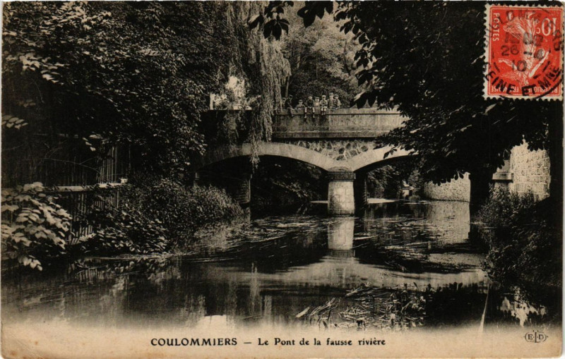 Carte postale ancienne Coulommiers - Le Pont de la fausse Riviere à Coulommiers