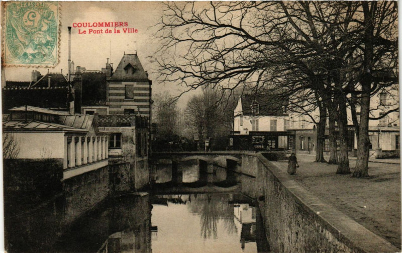 Carte postale ancienne Coulommiers - Le Pont de la Ville à Coulommiers