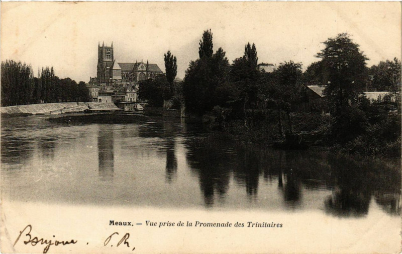 Carte postale ancienne Meaux - Vue prise dela Promenade des Trinitaires à Meaux