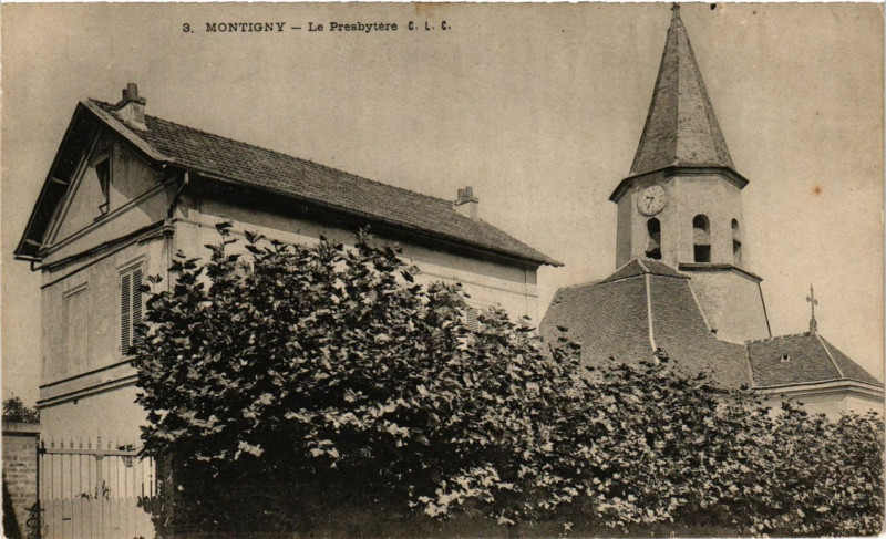 Carte postale ancienne Montigny - Le Presbytere
