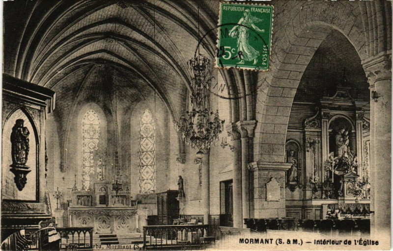 Carte postale ancienne Mormant (S.& M.) - Interieur de l'Eglise à Mormant