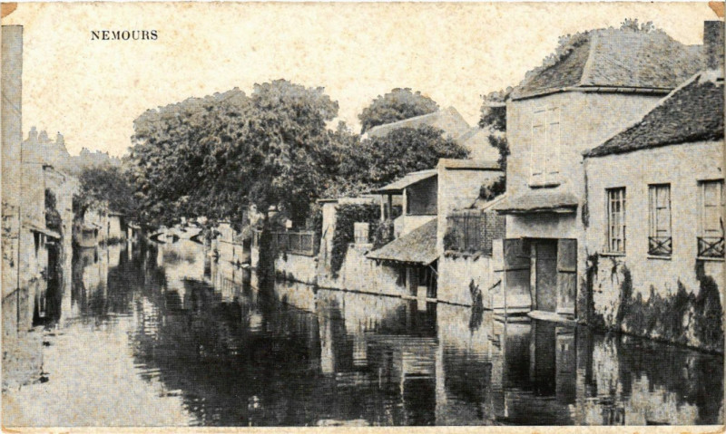 Carte postale ancienne Nemours à Nemours