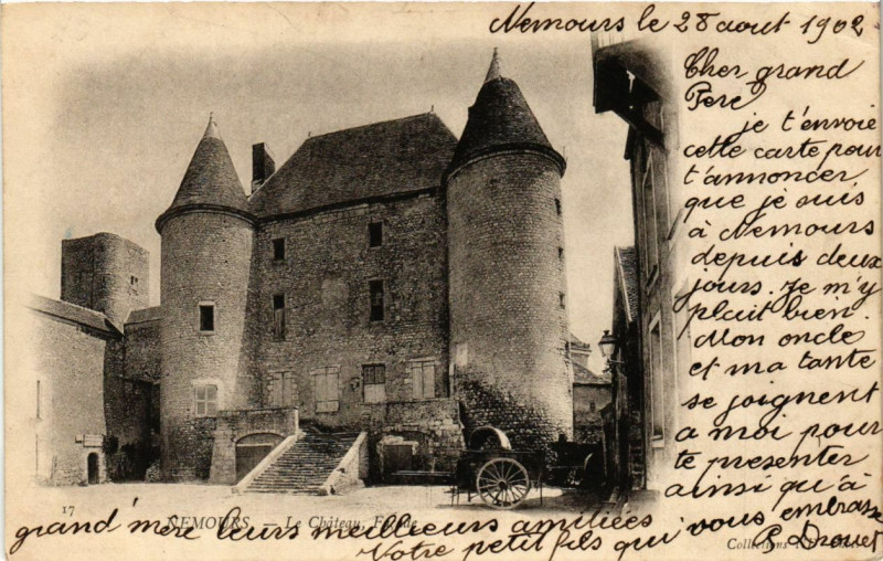 Carte postale ancienne Nemours - Le Chateau Facade à Nemours