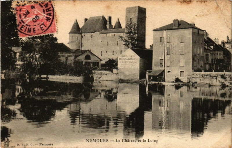 Carte postale ancienne Nemours - Le Chateau et le Loing à Nemours