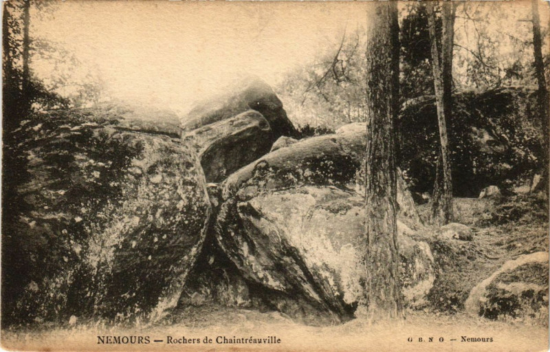 Carte postale ancienne Nemours - Rochers de Chaintreauville à Nemours