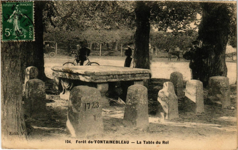 Carte postale ancienne Foret de Fontainebleau - La Table du Roi à Fontainebleau