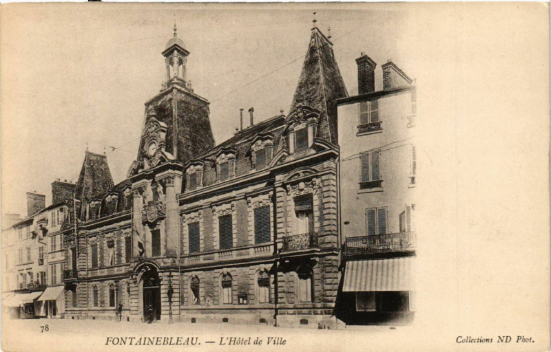 Carte postale ancienne Fontainebleau - L'Hotel de Ville à Fontainebleau