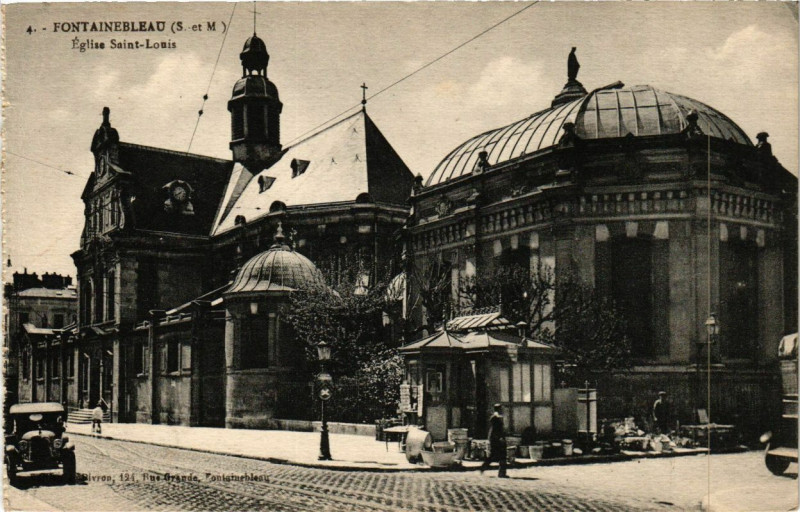 Carte postale ancienne Fontainebleau - Eglise St-Louis à Fontainebleau