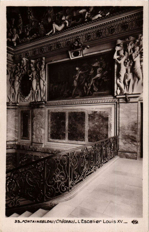Carte postale ancienne Fontainebleau (Chateau) - L'Escalier Louis Xv à Fontainebleau