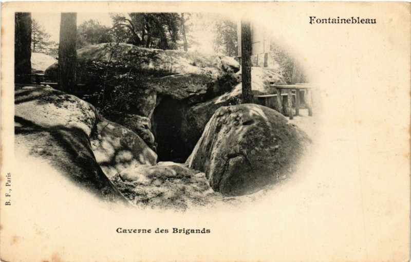 Carte postale ancienne Fontainebleau - Caverne des Brigands à Fontainebleau