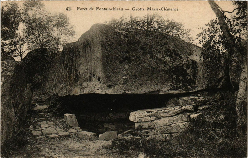 Carte postale ancienne Foret de Fontainebleau - Grotte Maire-Clemence à Fontainebleau