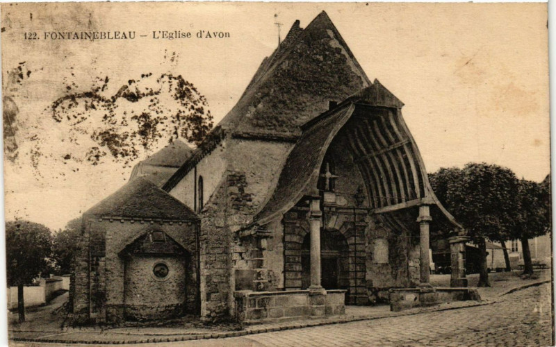 Carte postale ancienne Fontainebleau - L'Eglise d'Avon à Fontainebleau