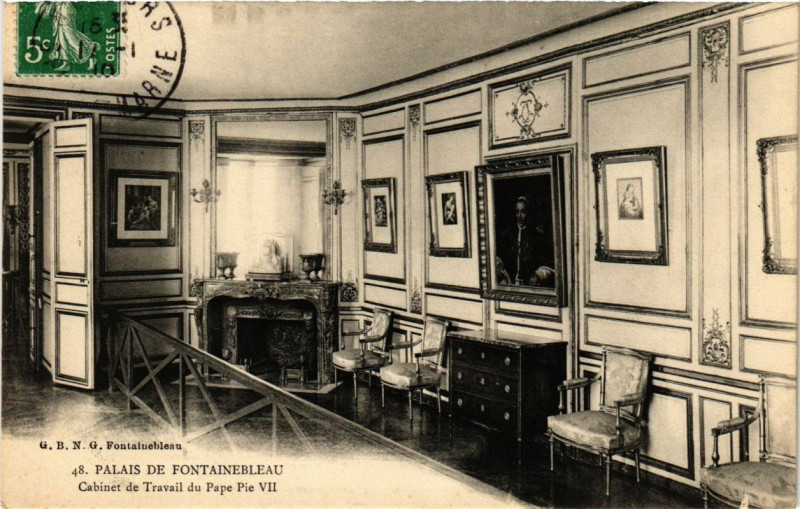 Carte postale ancienne Palais de Fontainebleau - Cabinet de Travail du Pape Pie Vii à Fontainebleau