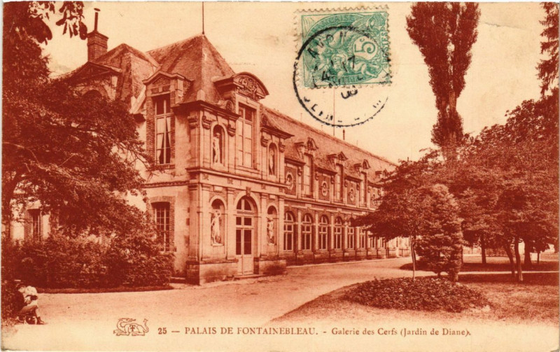 Carte postale ancienne Palais de Fontainebleau - Galerie des Cerfs à Fontainebleau