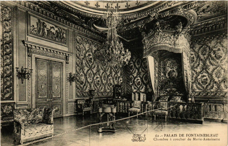 Carte postale ancienne Palasi de Fontainebleau - Chambre a coucher de Marie-Antoniette à Fontainebleau