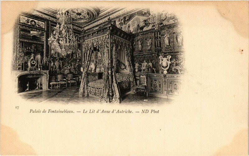 Carte postale ancienne Palais de Fontainebleau - Le Lit d'Anne d'Autriche à Fontainebleau