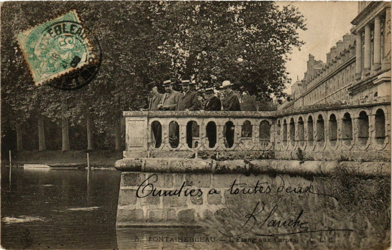 Carte postale ancienne Fontainebleau - L'Etang aux Carpes à Fontainebleau