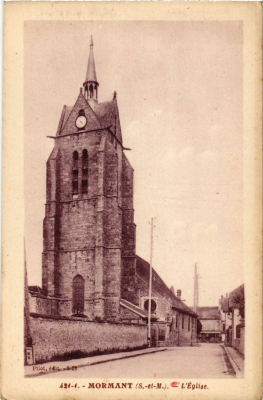 Carte postale ancienne Mormant - L'Eglise à Mormant