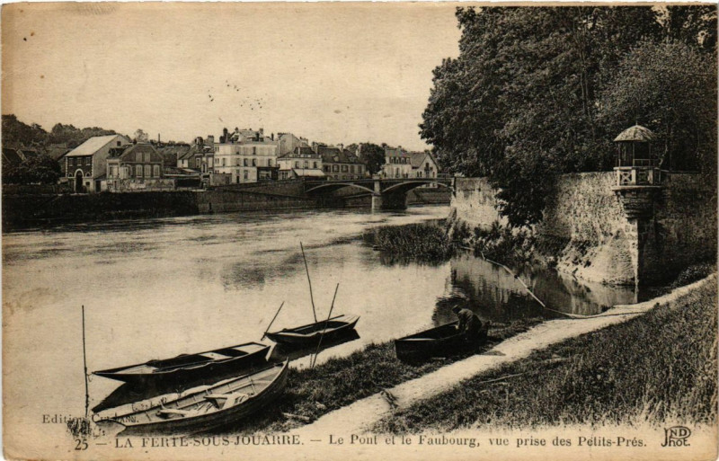 Carte postale ancienne La Ferte sous Jouarre Le Pont et le Faubourg vue prise des Petits à Jouarre