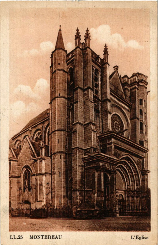 Carte postale ancienne Montereau - L' Eglise