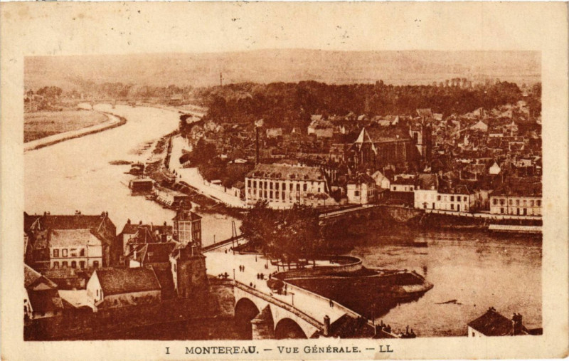 Carte postale ancienne Montereau - Vue générale