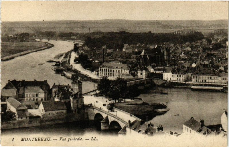 Carte postale ancienne Montereau - Vue générale
