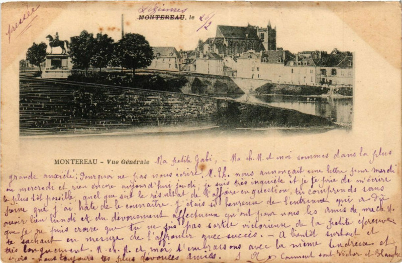 Carte postale ancienne Montereau - Vue générale