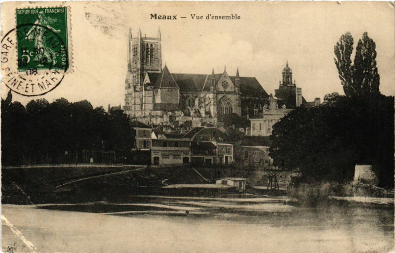Carte postale ancienne Meaux - Vue d'ensemble à Meaux