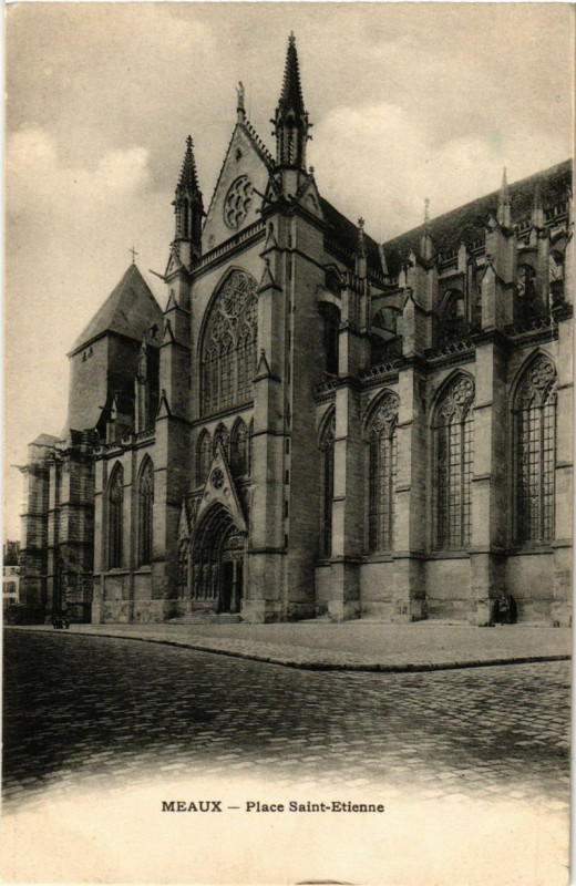 Carte postale ancienne Meaux - Place St-Etienne à Meaux