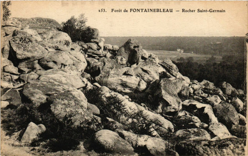 Carte postale ancienne Foret de Fontainebleau - Rocher St-Germain à Fontainebleau