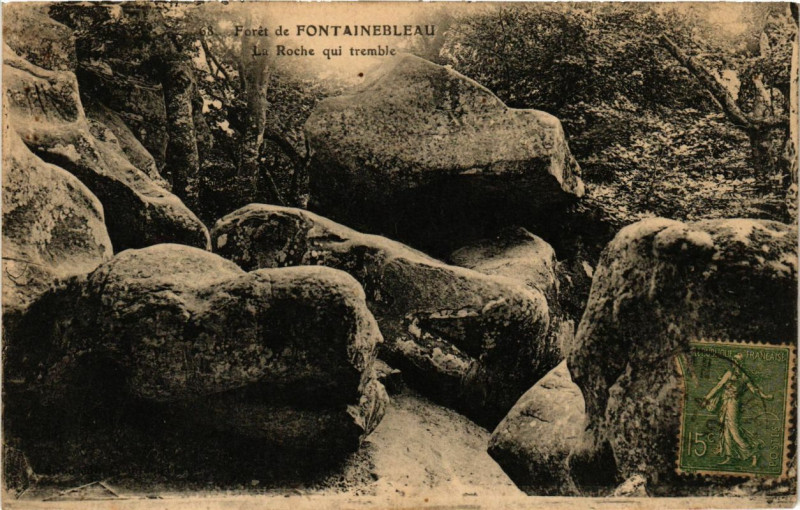 Carte postale ancienne Foret de Fontainebleau - La Roche qui tremble à Fontainebleau