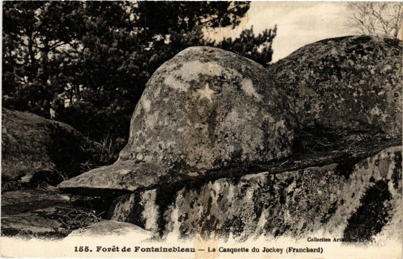 Carte postale ancienne Foret de Fontainebleau - La Casquette du Jockey (Franchard) à Fontainebleau
