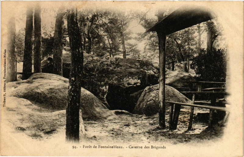 Carte postale ancienne Foret de Fontainebleau - Caverne des Brigands à Fontainebleau