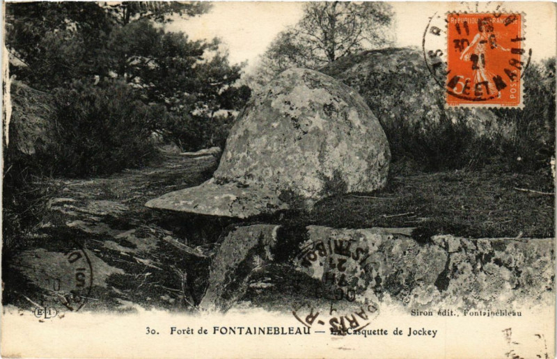 Carte postale ancienne Foret de Fontainebleau - La Casquette de Jockey à Fontainebleau