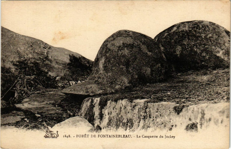 Carte postale ancienne Foret de Fontainebleau - La Casquette du Jockey à Fontainebleau