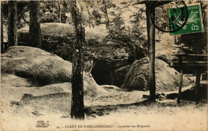 Carte postale ancienne Foret de Fontainebleau - Caverne des Brigands à Fontainebleau
